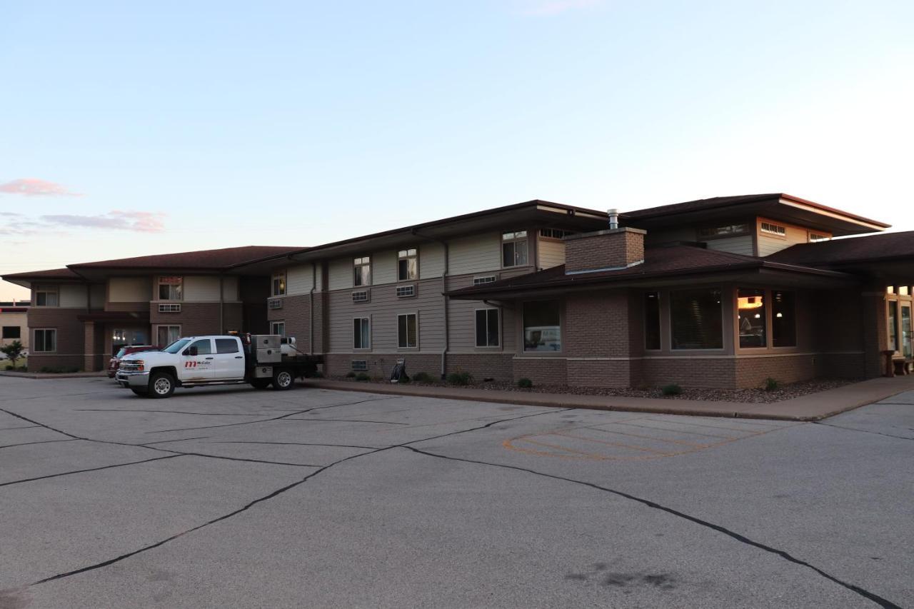 Prairie Inn Holmen La Crosse Area Exterior foto