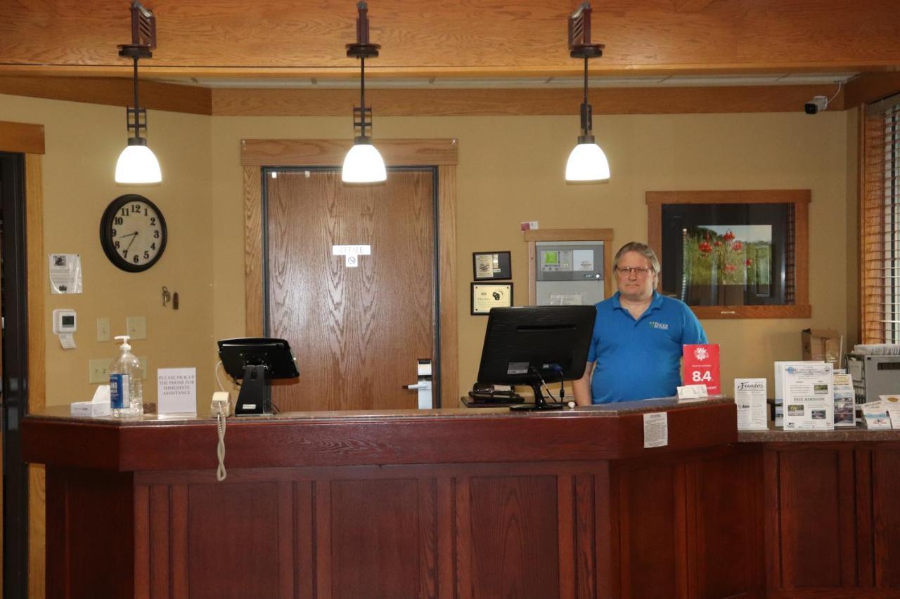 Prairie Inn Holmen La Crosse Area Exterior foto