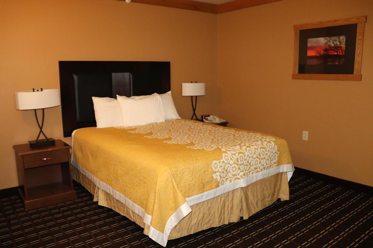 Prairie Inn Holmen La Crosse Area Exterior foto