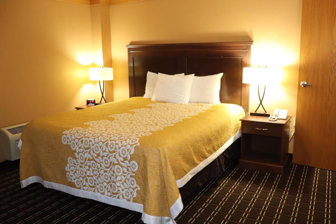 Prairie Inn Holmen La Crosse Area Exterior foto